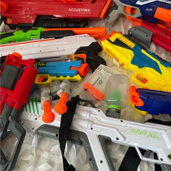 Nerf collection for kids excellent condition more than 23 charges and bullets - Picture 12 of 12